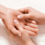 Indische Handmassage – Behandlung von Harda Müller